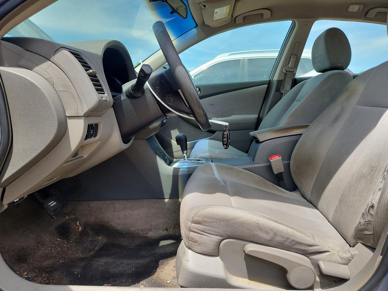 NISS ALTIMA 2010 — 8