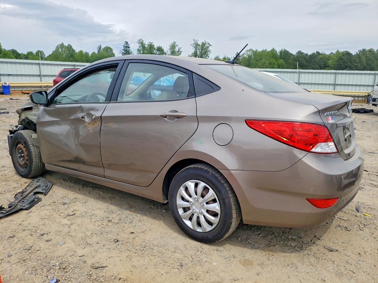 HYUNDAI ACCENT 2013 — 3