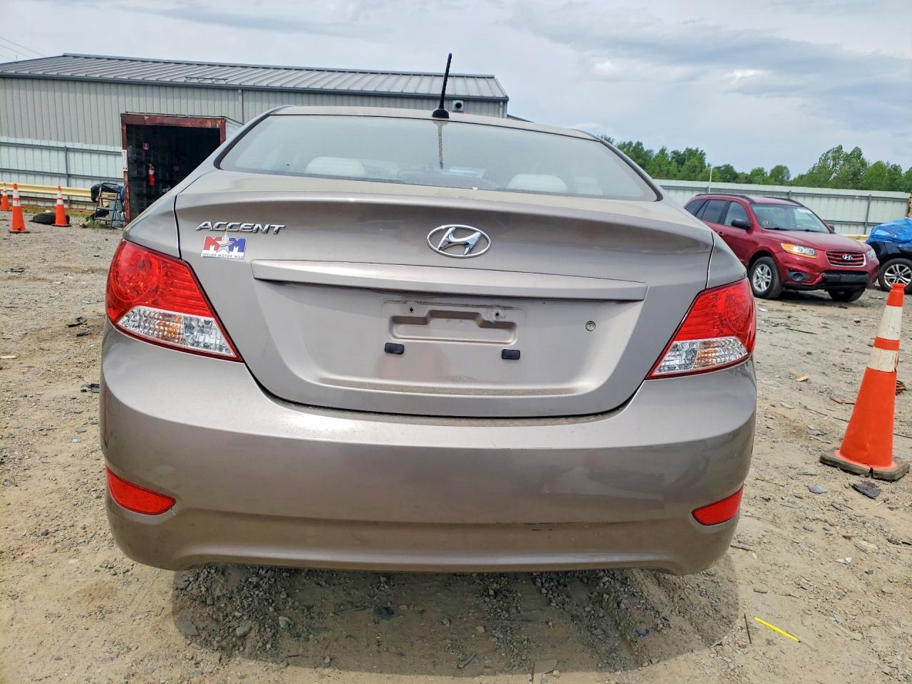 HYUNDAI ACCENT 2013 — 7