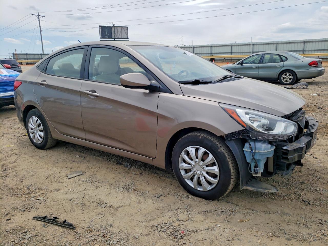 HYUNDAI ACCENT 2013 — 5