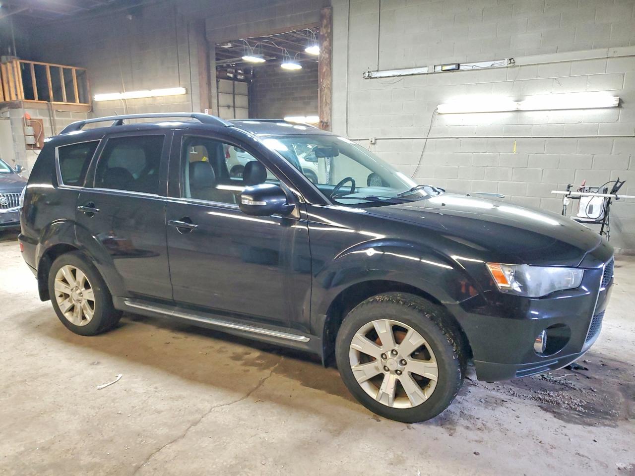 MITSUBISHI OUTLANDER 2010 — 5