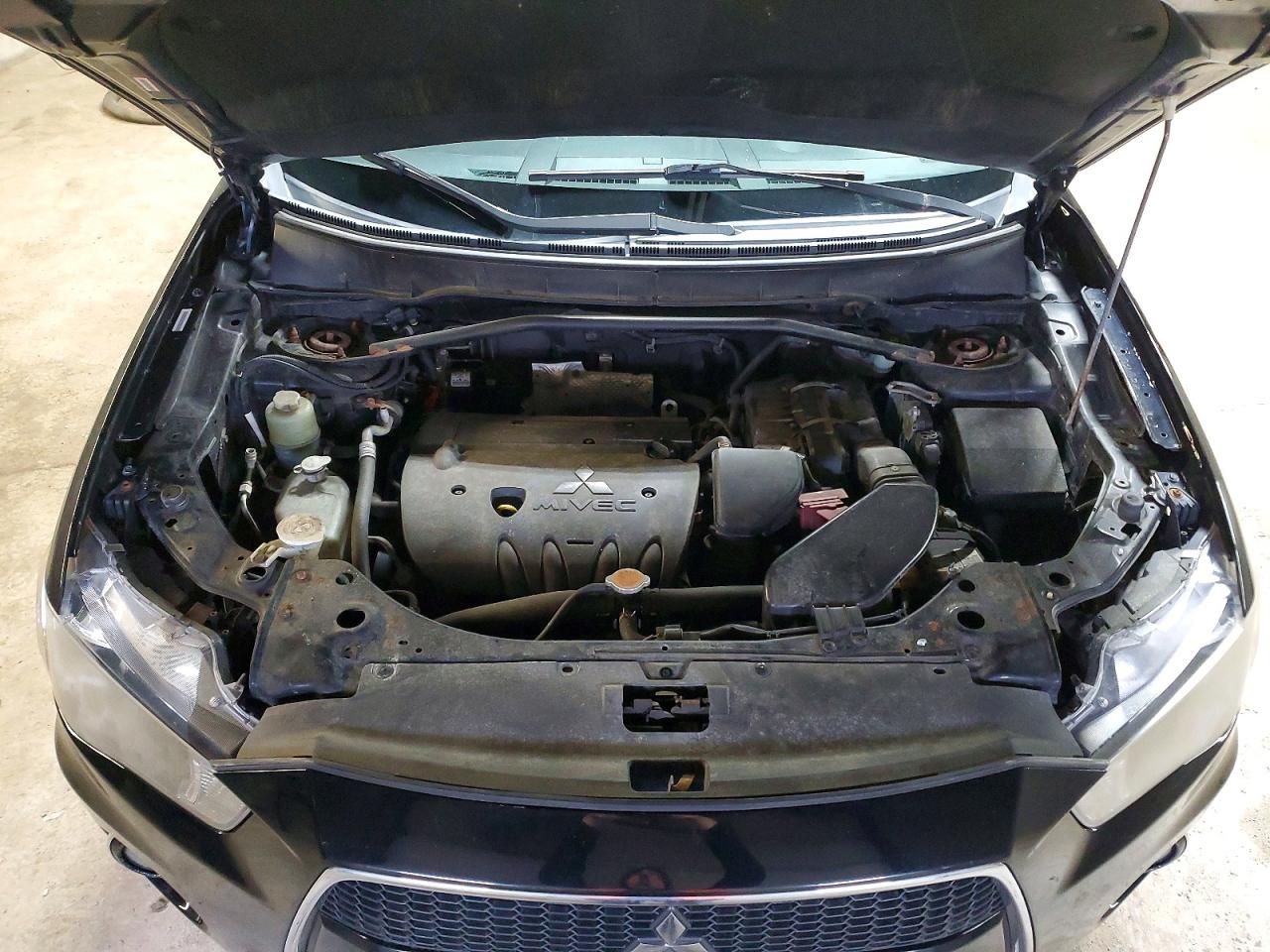 MITSUBISHI OUTLANDER 2010 — 13