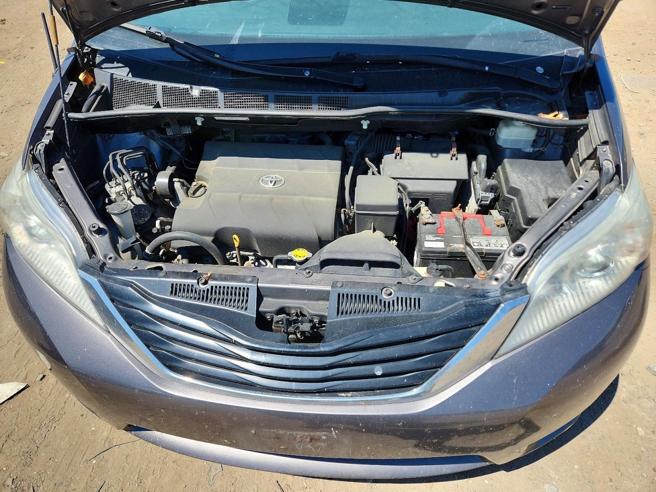 TOYOTA SIENNA 2012 — 13