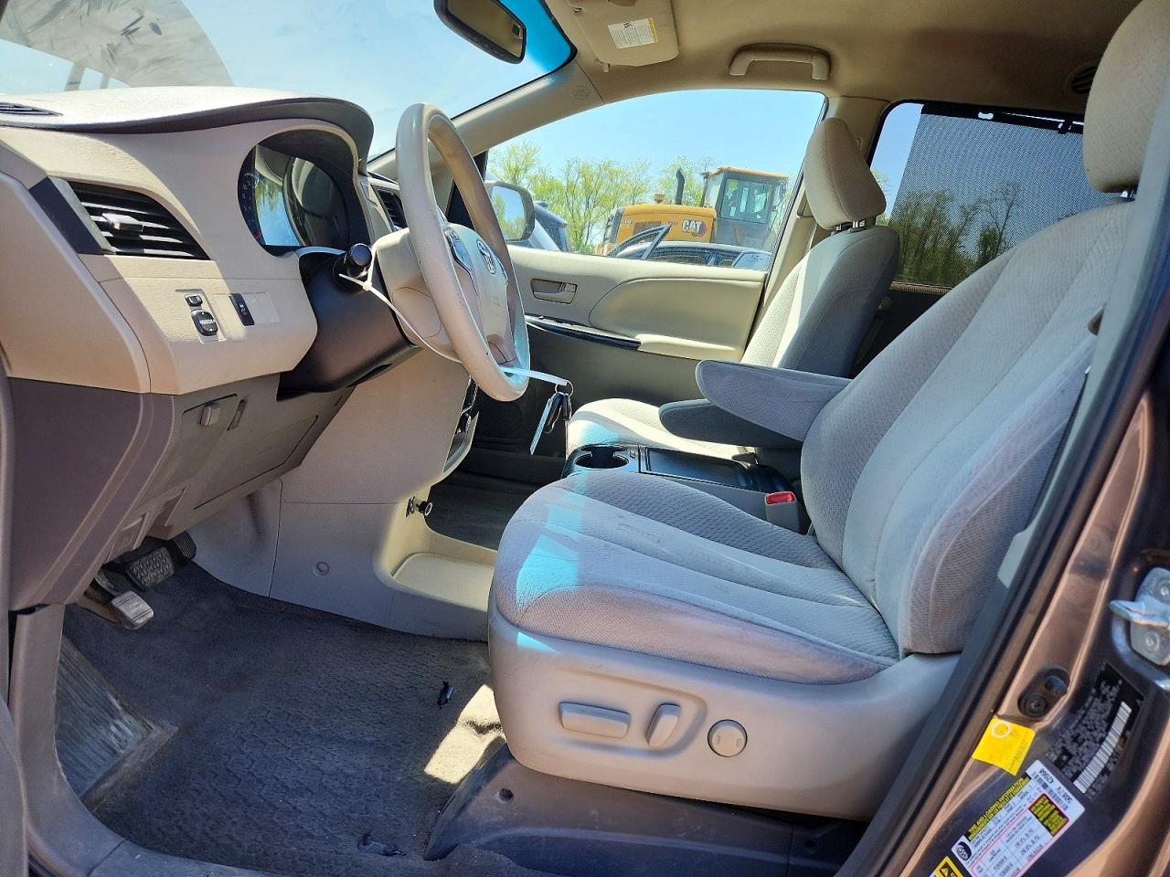 TOYOTA SIENNA 2012 — 8
