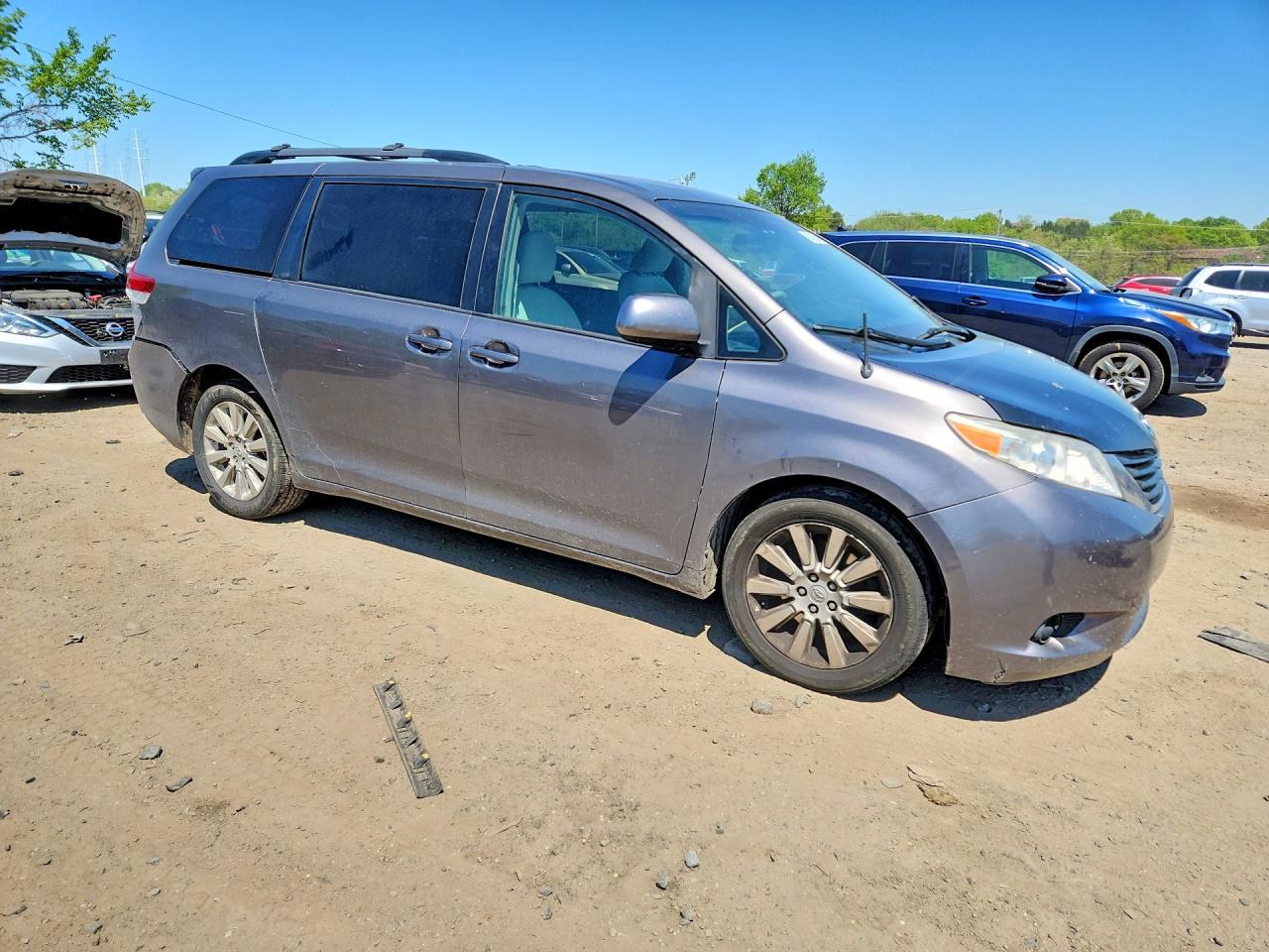 TOYOTA SIENNA 2012 — 5