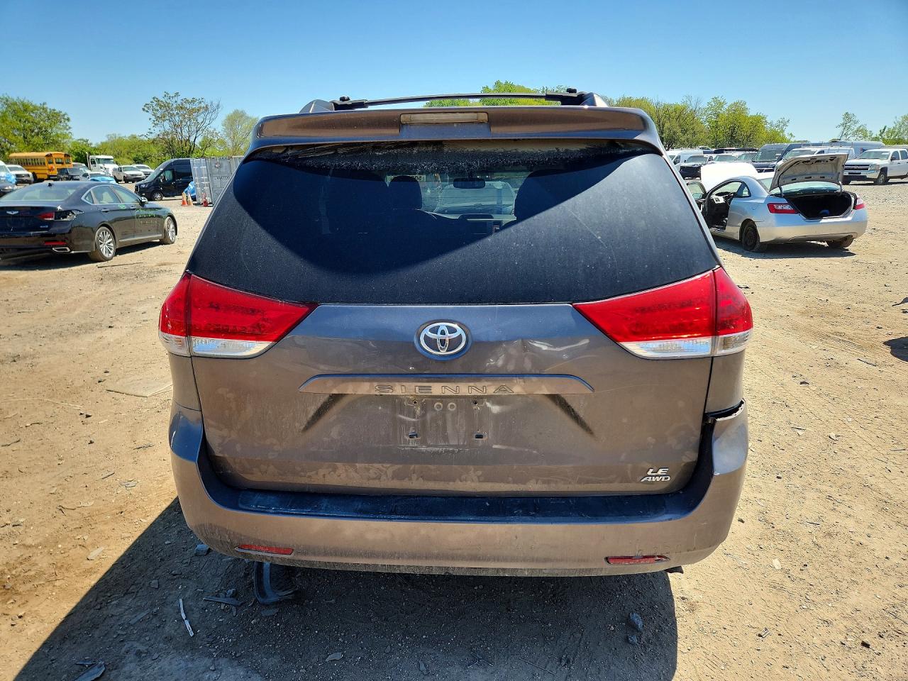 TOYOTA SIENNA 2012 — 7