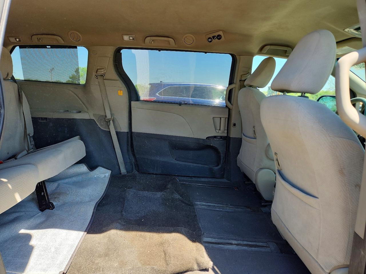TOYOTA SIENNA 2012 — 12