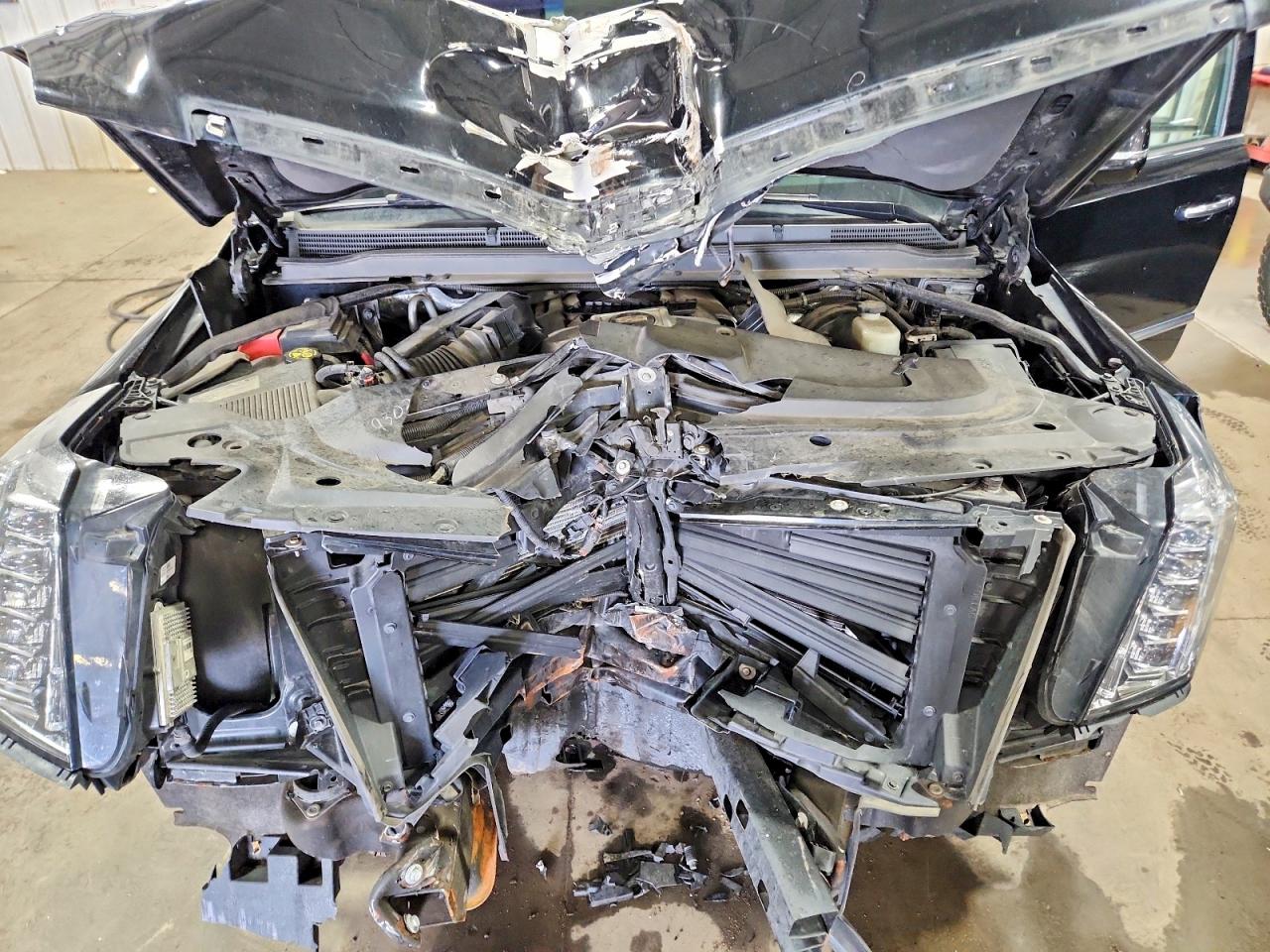 CADILLAC ESCALADE 2016 — 12