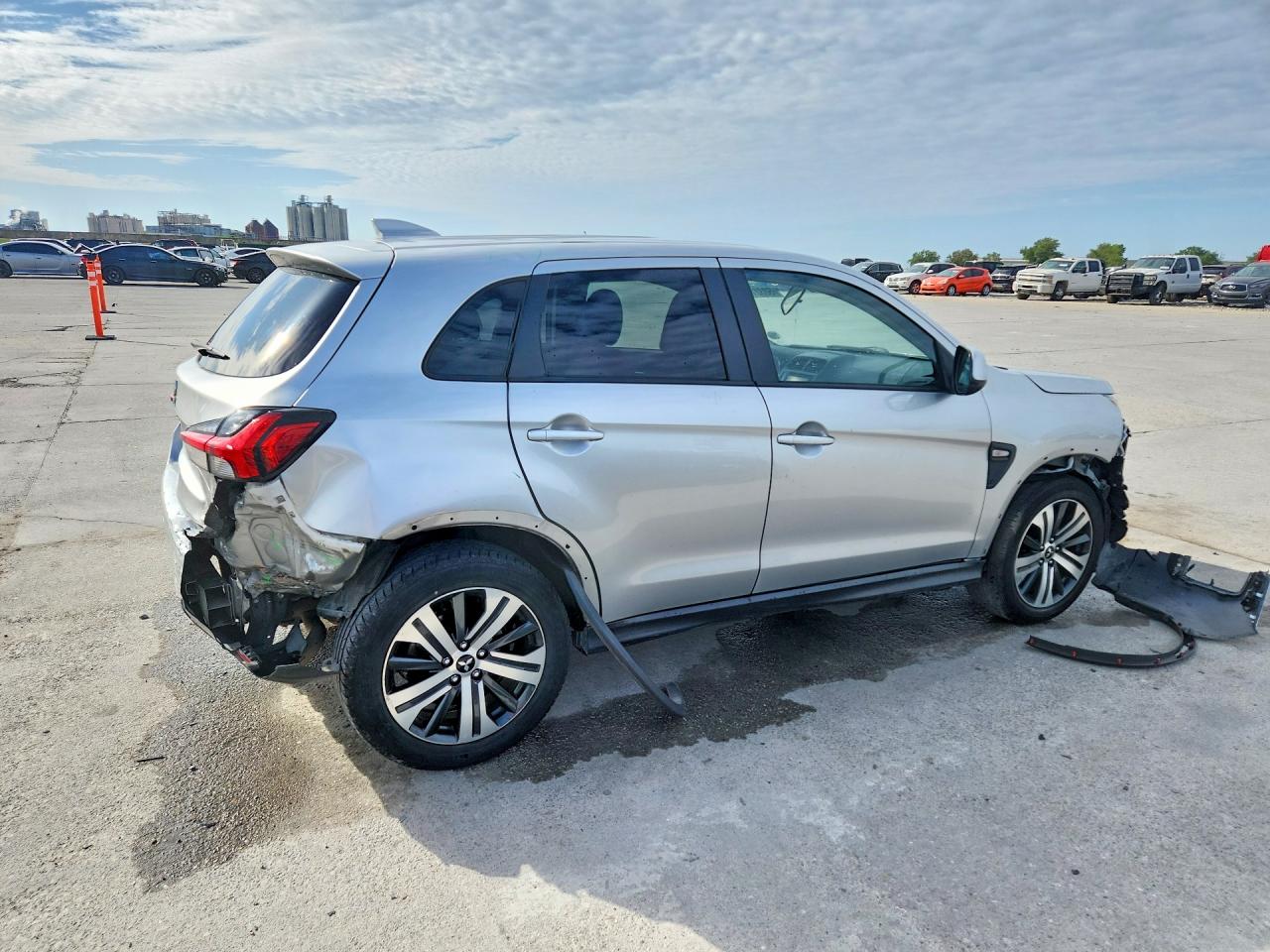 MITSUBISHI OUTLANDER SPORT 2020 — 4