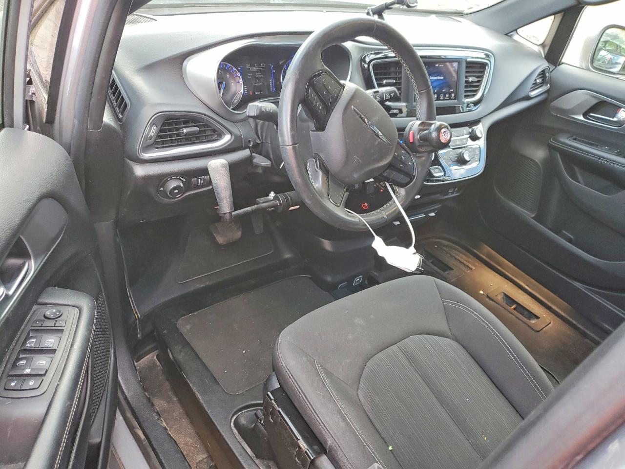 CHRYSLER PACIFICA 2019 — 9