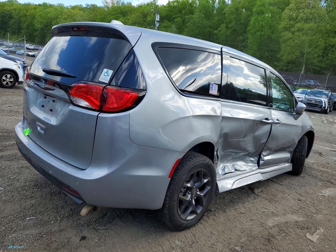 CHRYSLER PACIFICA 2019 — 4