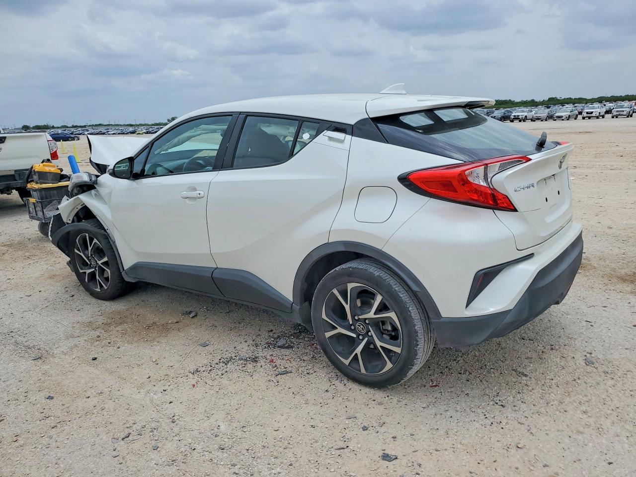 TOYOTA C-HR 2018 — 3