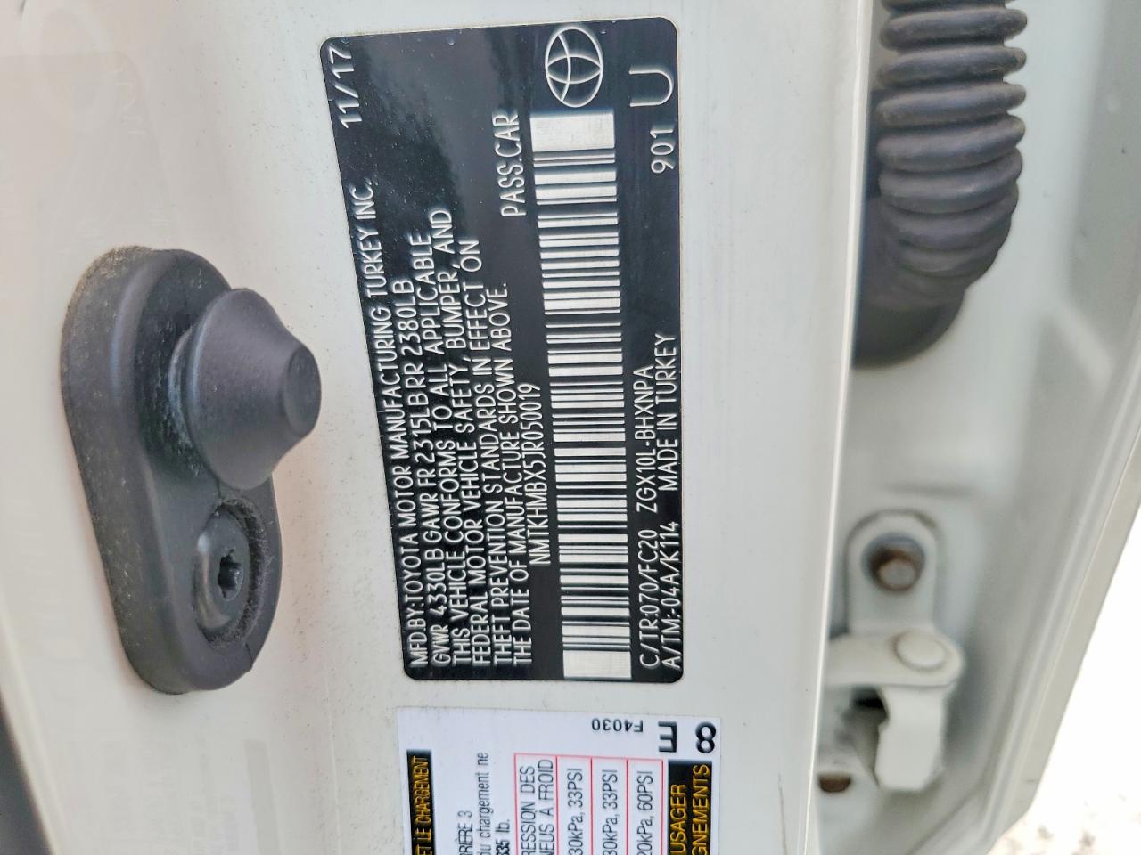 TOYOTA C-HR 2018 — 14