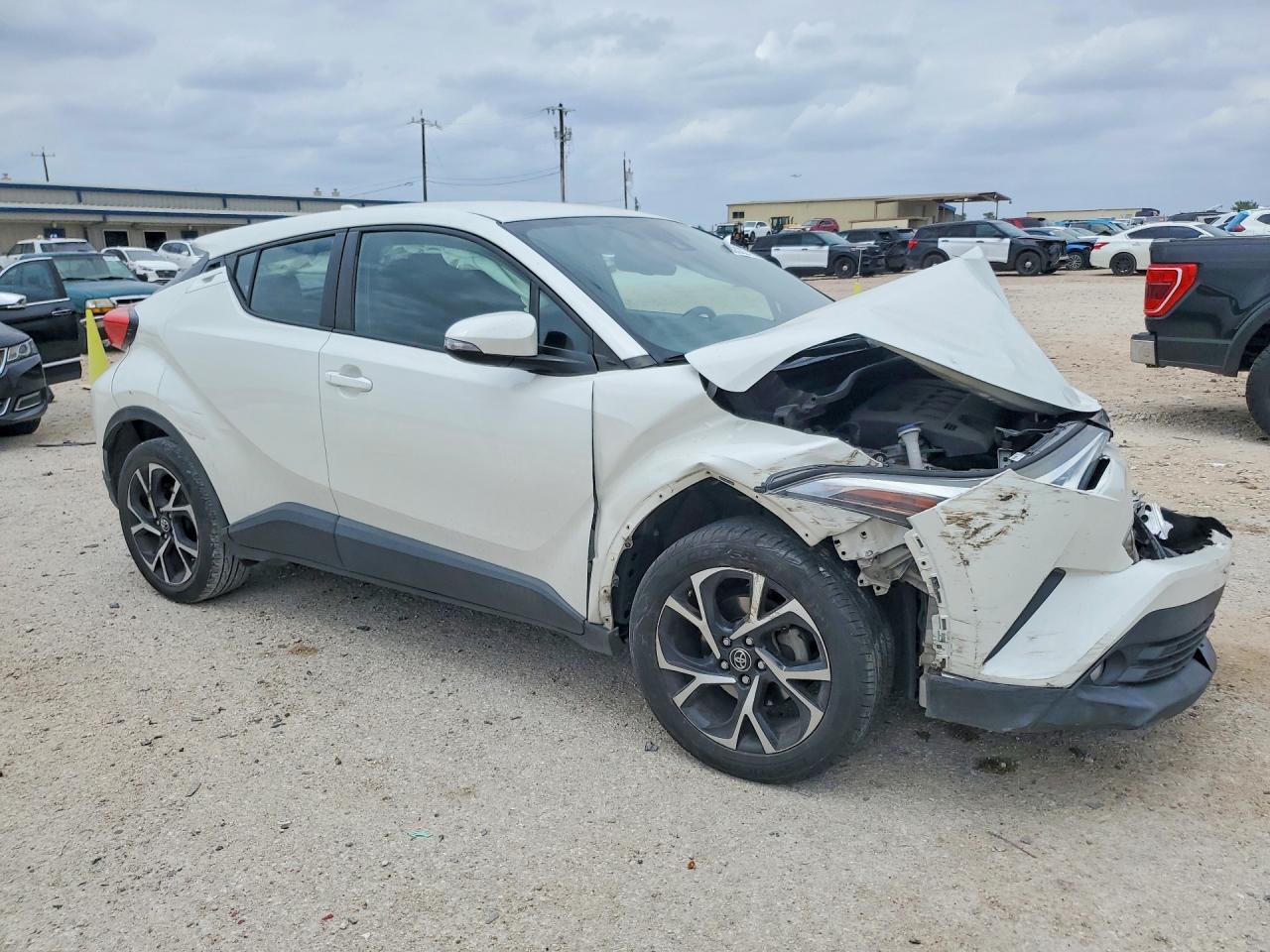 TOYOTA C-HR 2018 — 5
