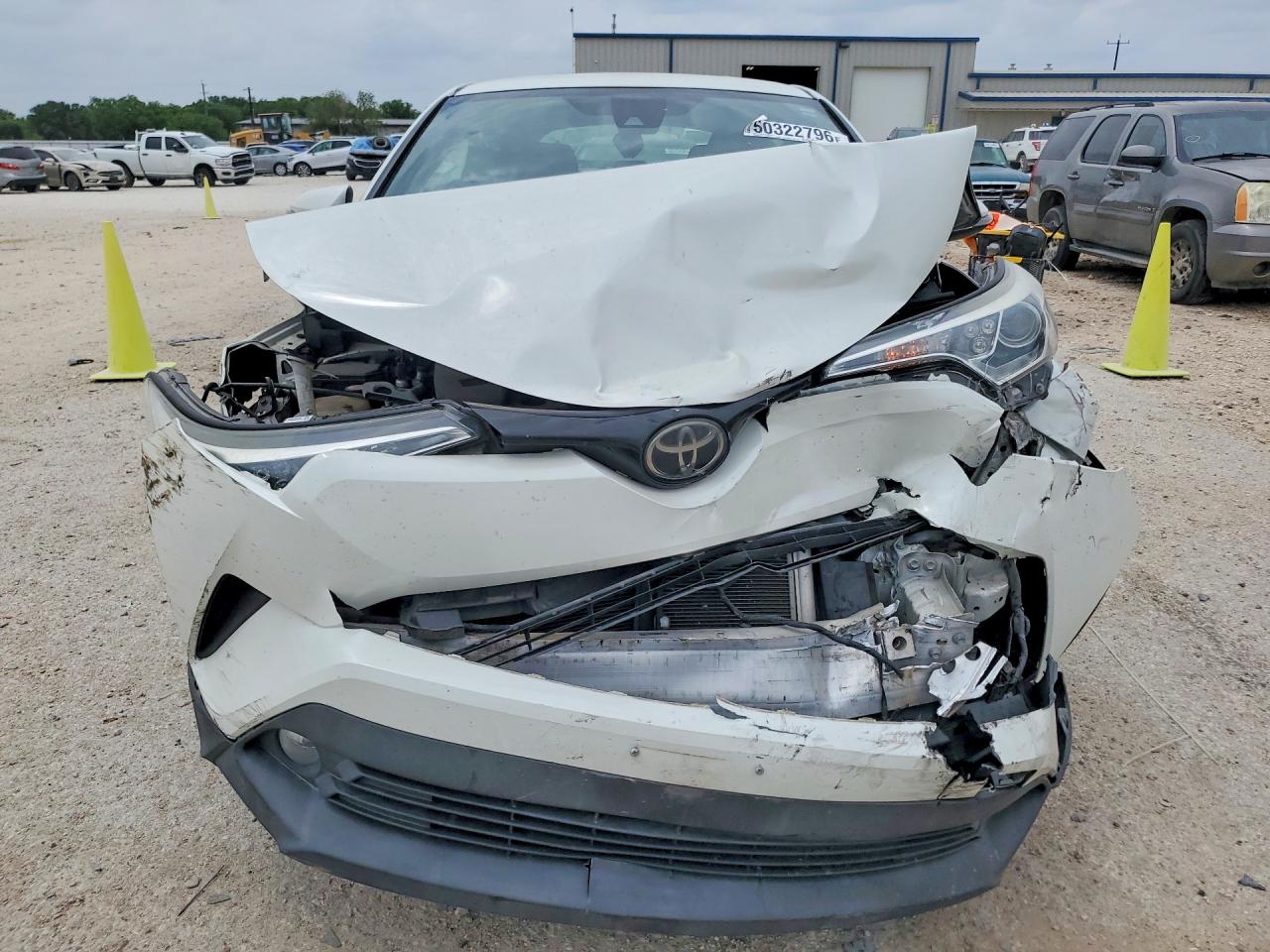 TOYOTA C-HR 2018 — 6