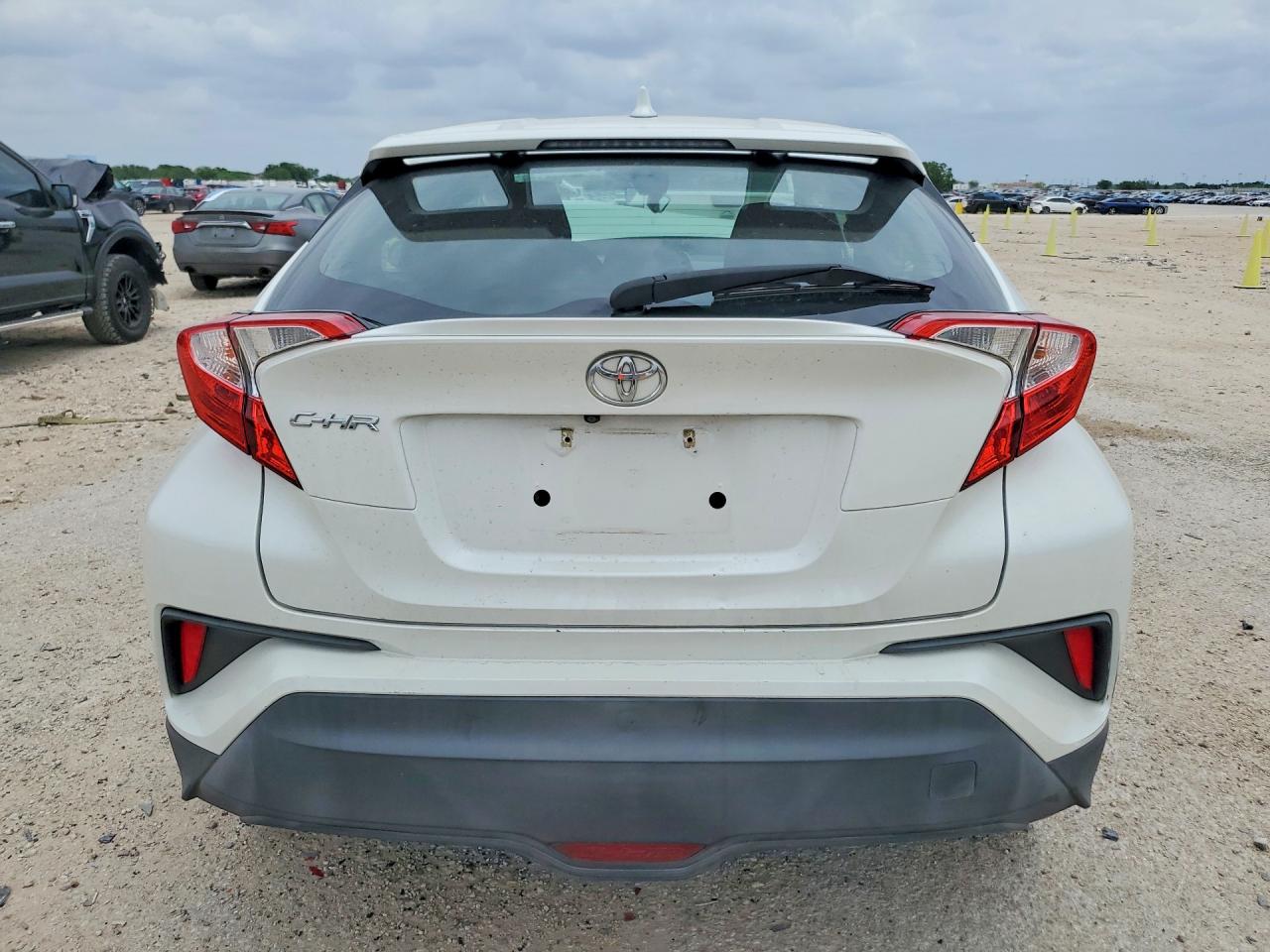TOYOTA C-HR 2018 — 7