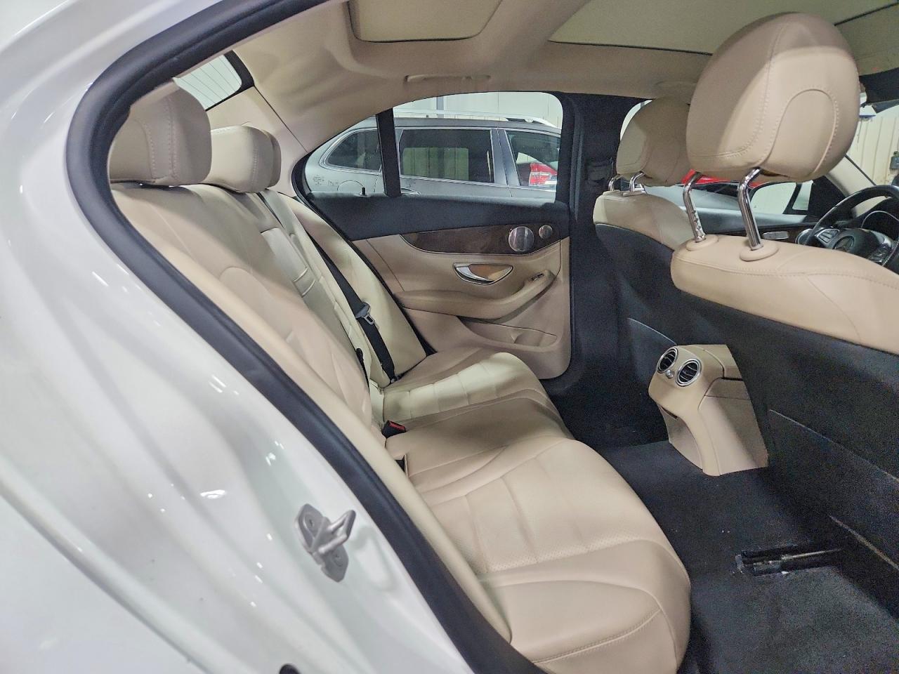 MERCEDES-BENZ C 2016 — 11