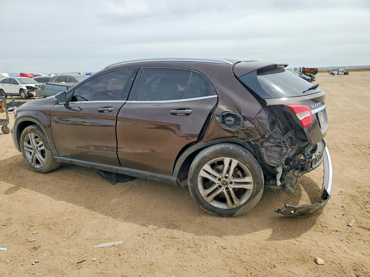 MERCEDES-BENZ GLA 2018 — 3