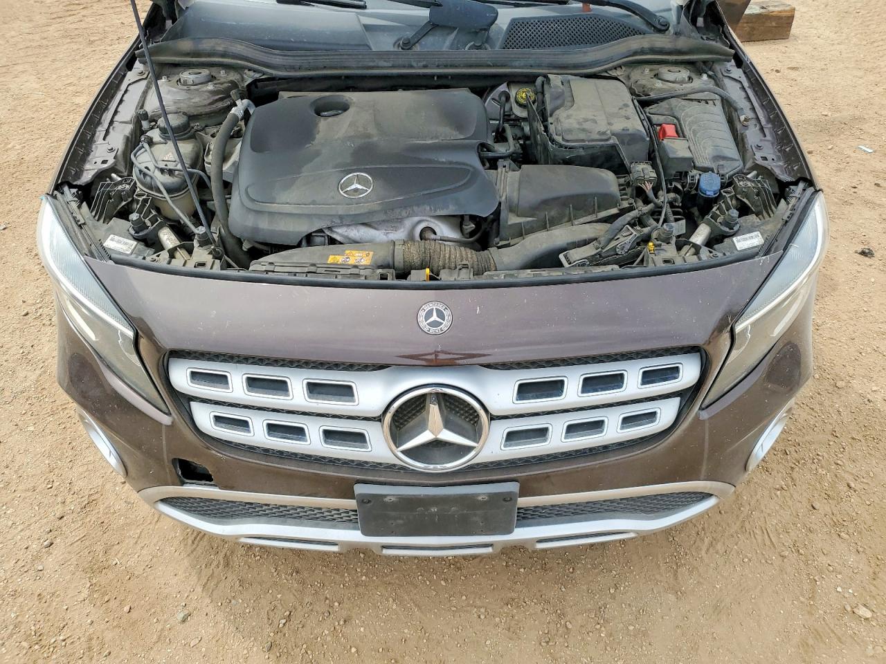MERCEDES-BENZ GLA 2018 — 12