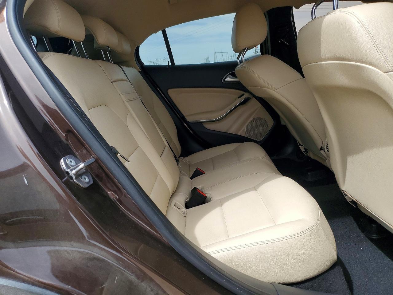 MERCEDES-BENZ GLA 2018 — 11