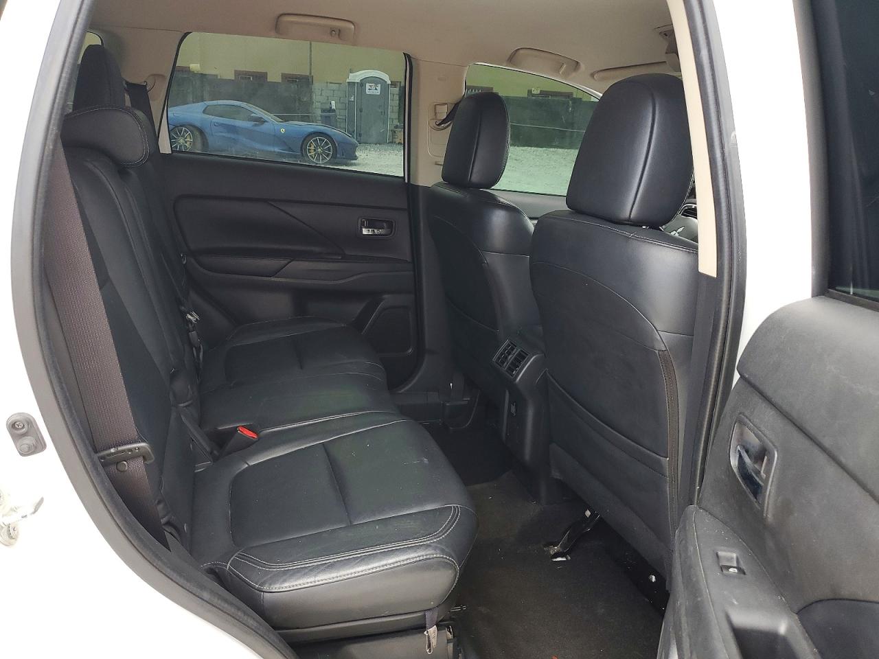 MITSUBISHI OUTLANDER 2019 — 12