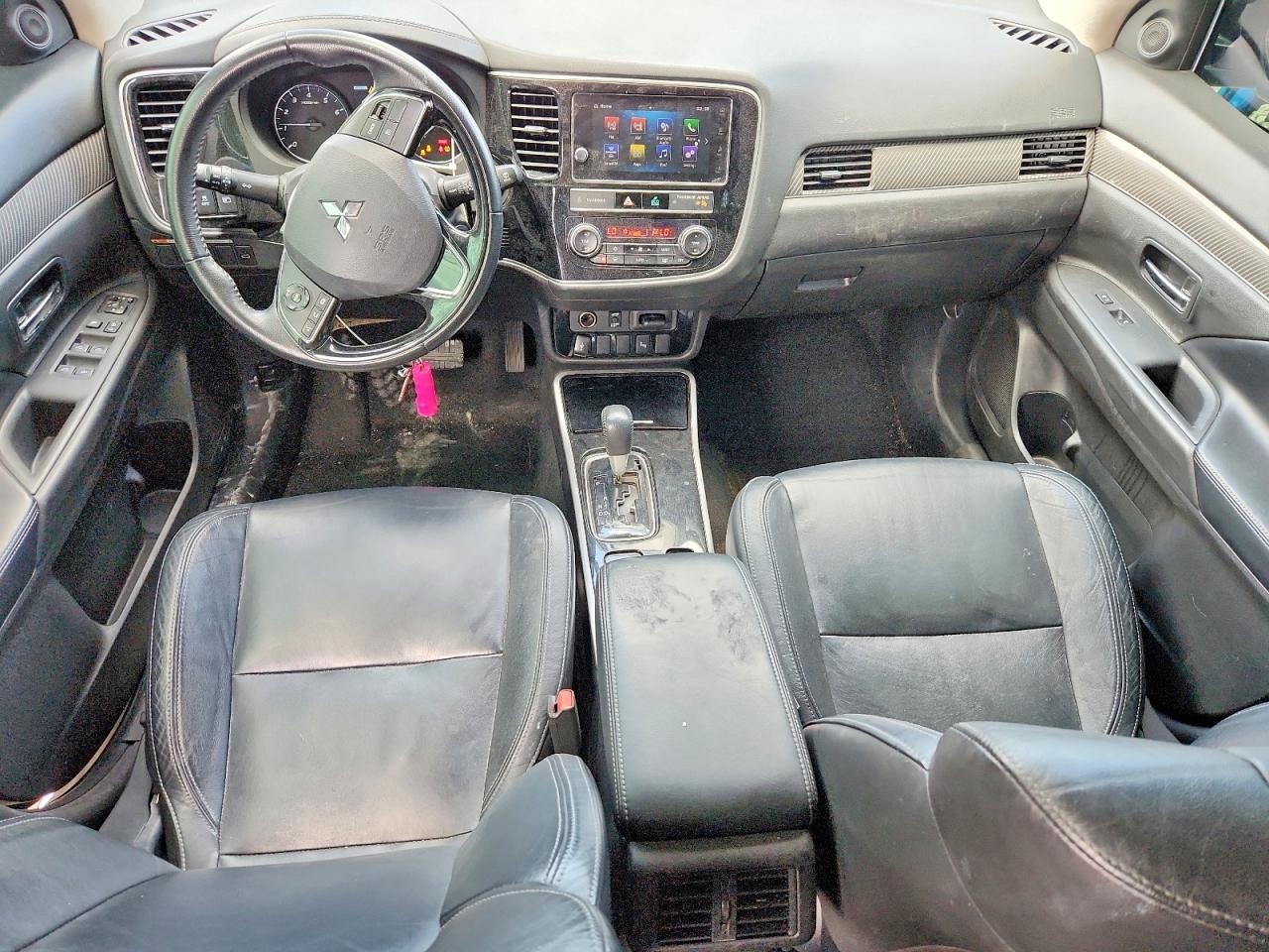 MITSUBISHI OUTLANDER 2019 — 9