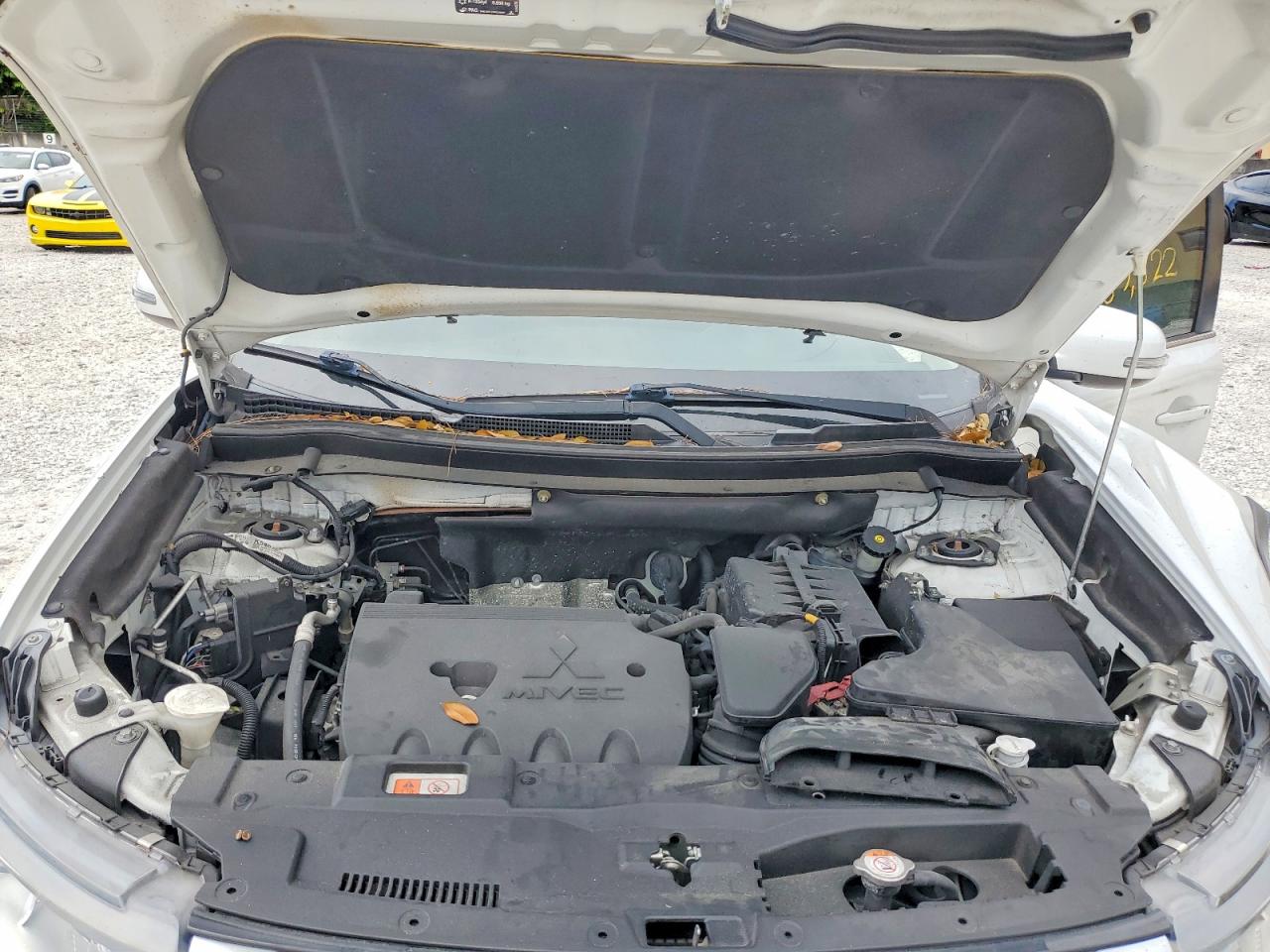 MITSUBISHI OUTLANDER 2019 — 13