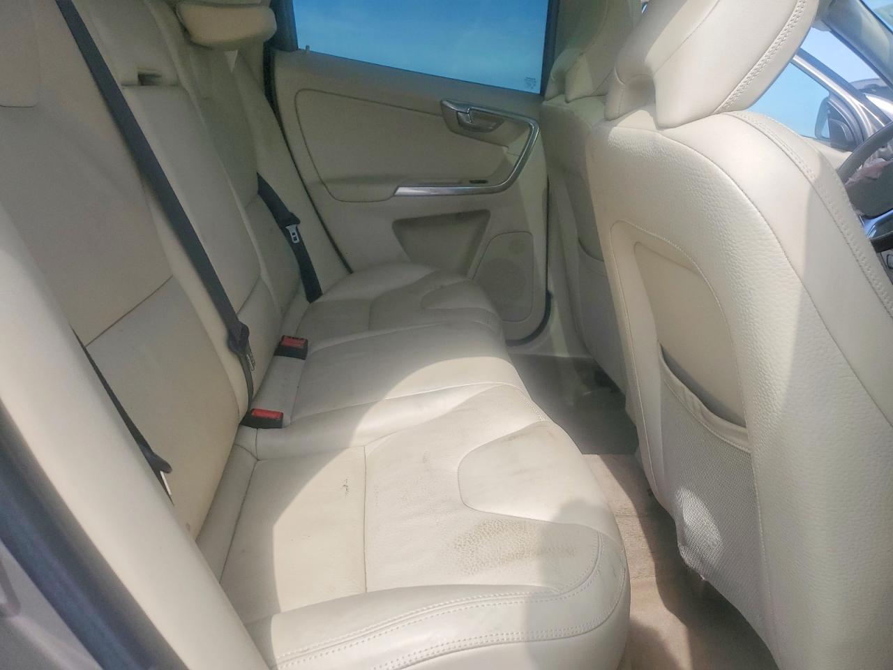 VOLVO XC60 2013 — 11