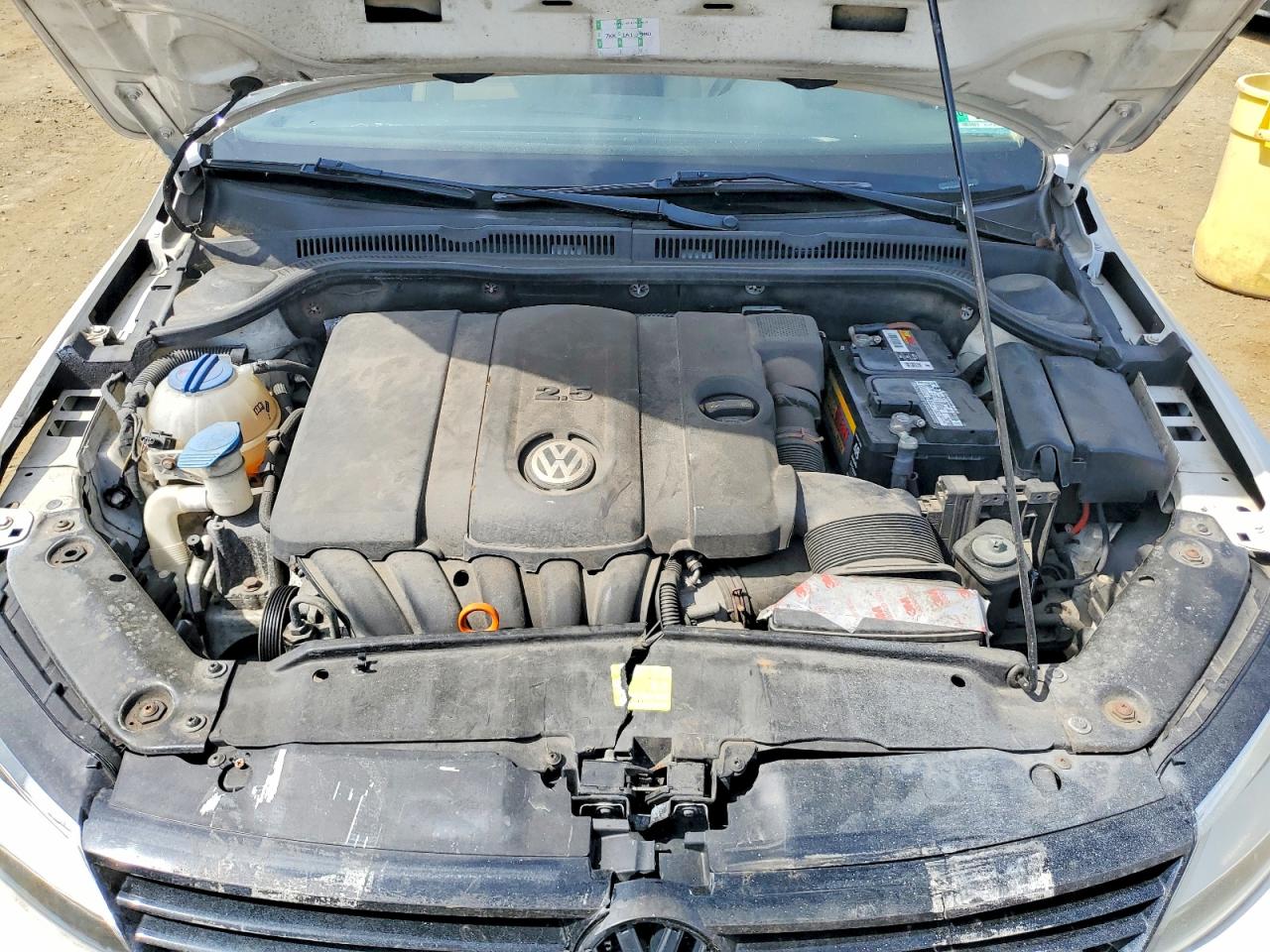 VOLKSWAGEN JETTA 2012 — 12