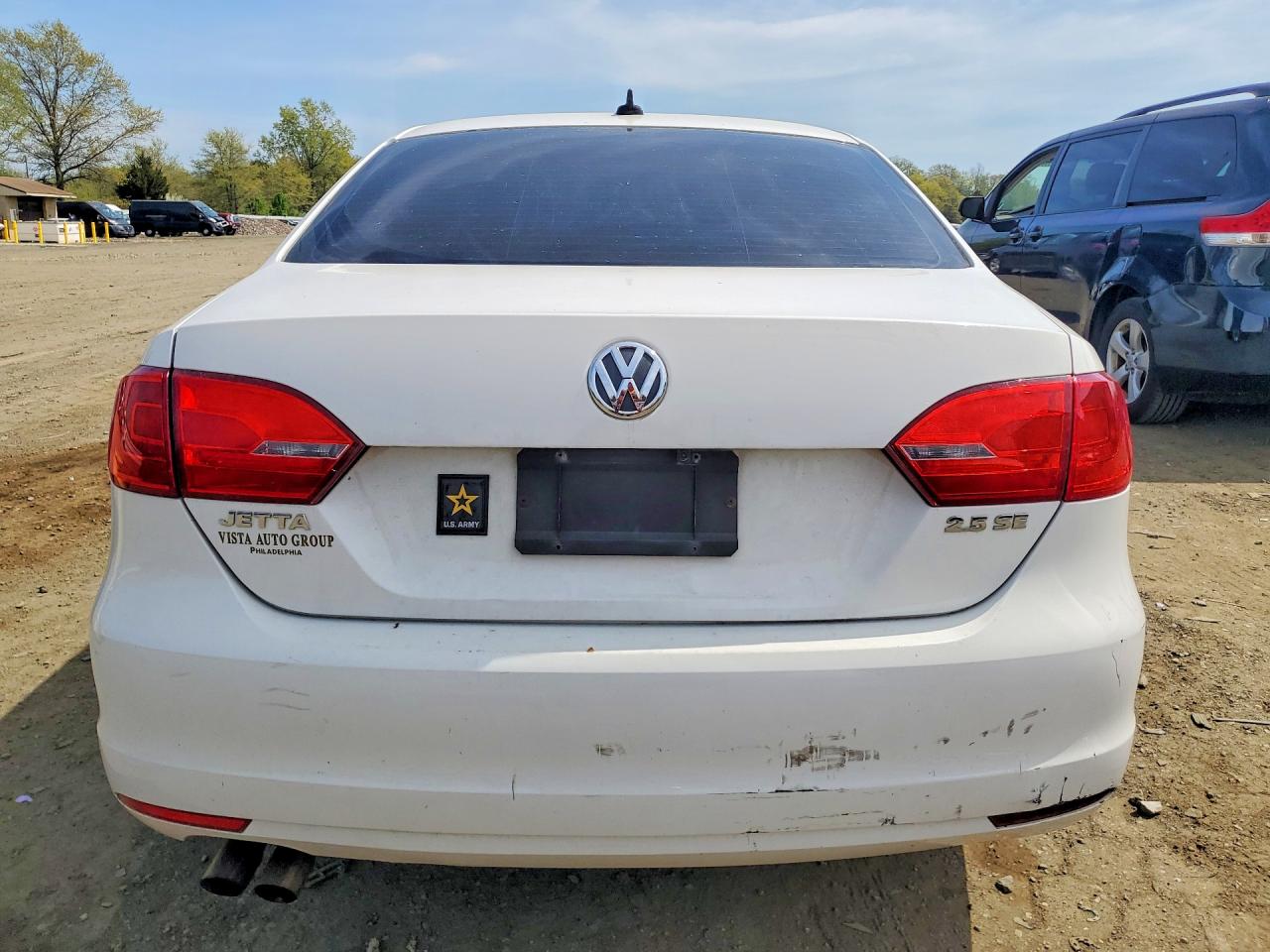 VOLKSWAGEN JETTA 2012 — 7