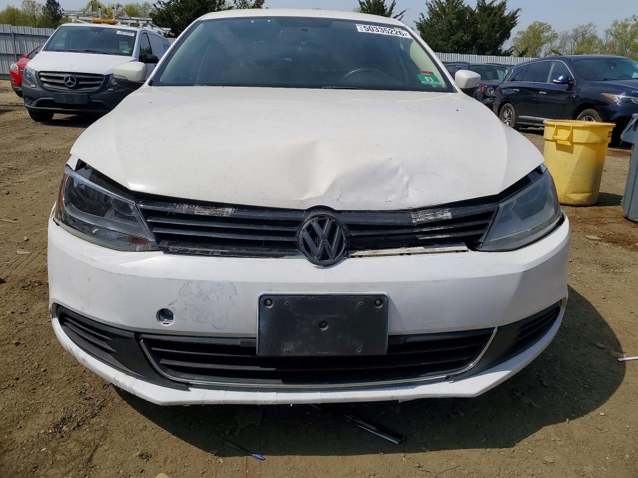 VOLKSWAGEN JETTA 2012 — 6