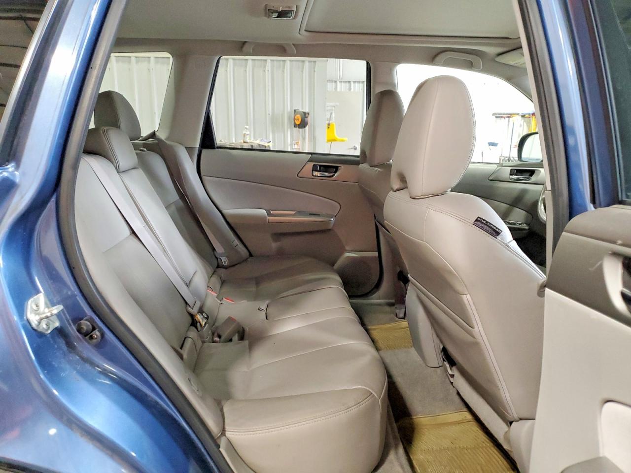 SUBARU FORESTER 2010 — 12