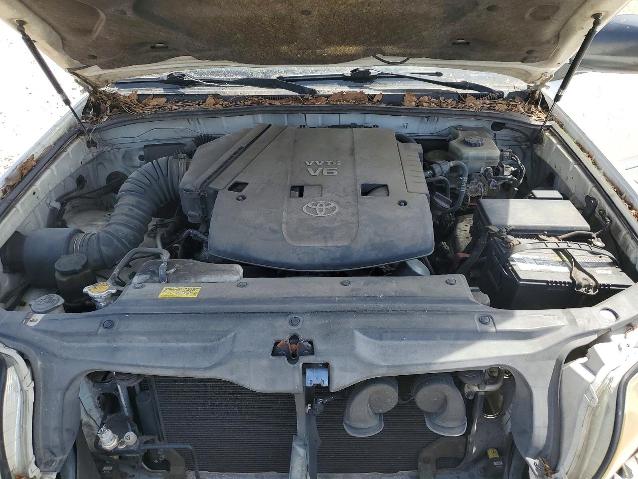 TOYOTA 4RUNNER 2004 — 13