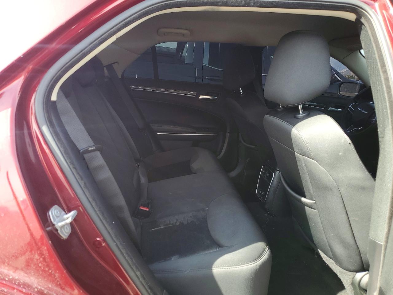 CHRYSLER 300 2020 — 11
