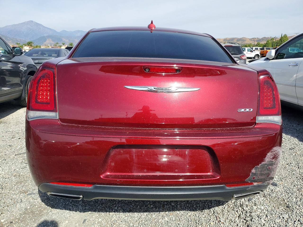 CHRYSLER 300 2020 — 7