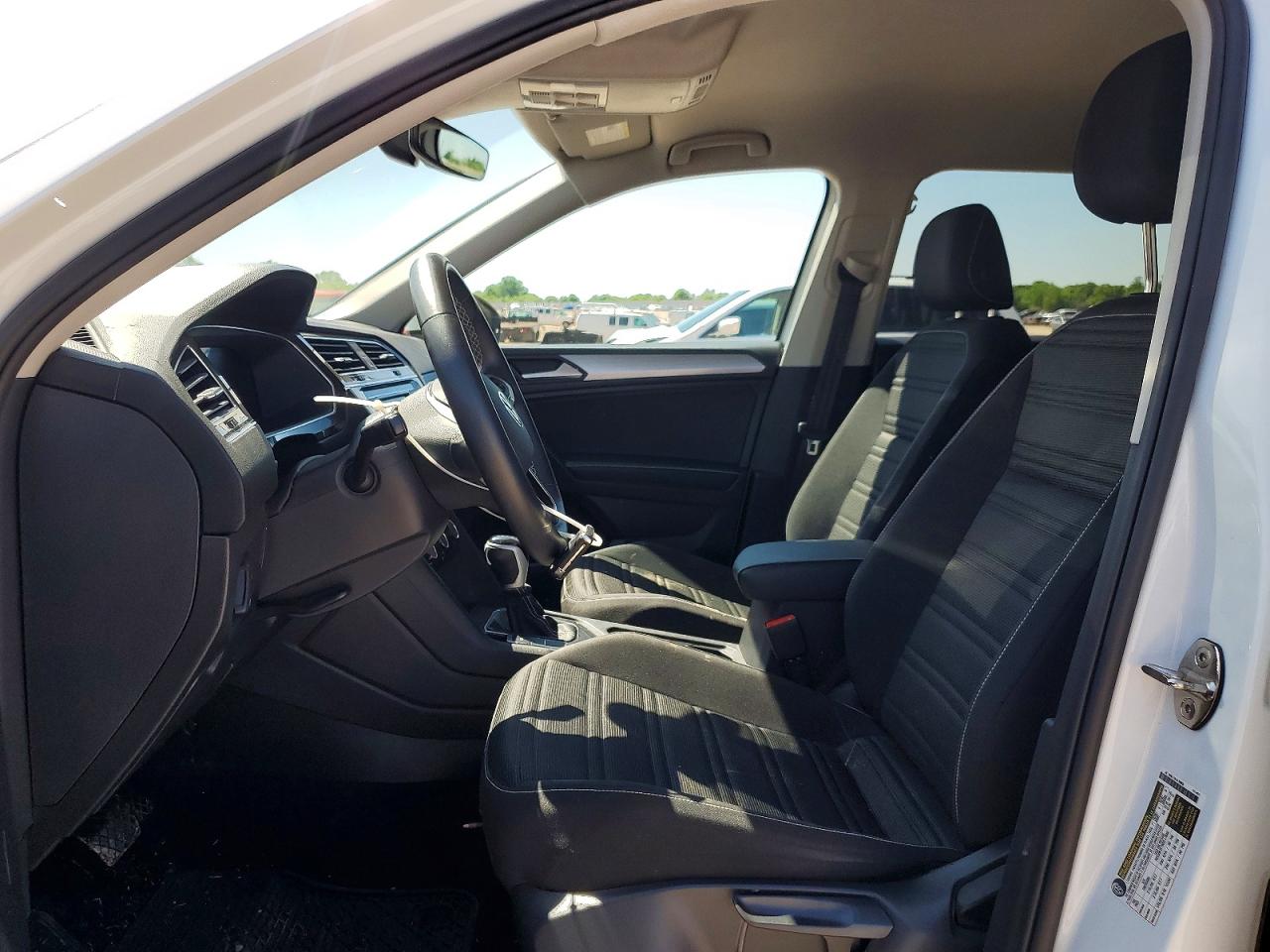 VOLKSWAGEN TIGUAN 2023 — 8