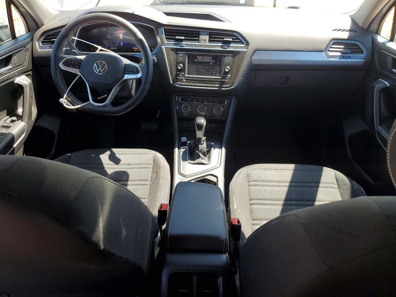 VOLKSWAGEN TIGUAN 2023 — 9