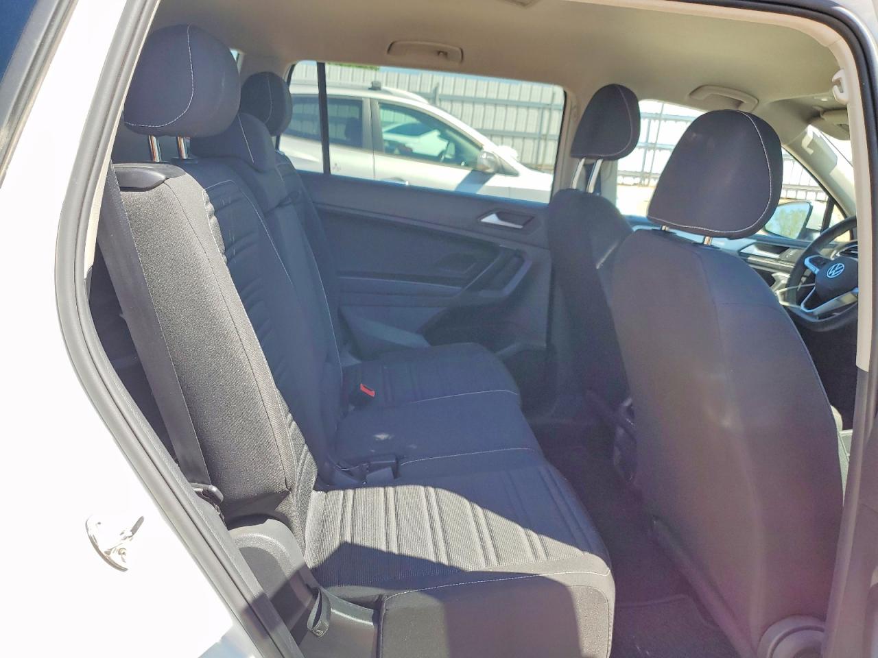 VOLKSWAGEN TIGUAN 2023 — 12