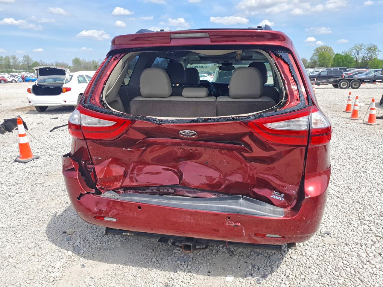TOYOTA SIENNA 2017 — 7