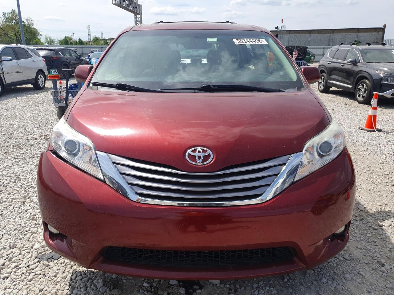 TOYOTA SIENNA 2017 — 6