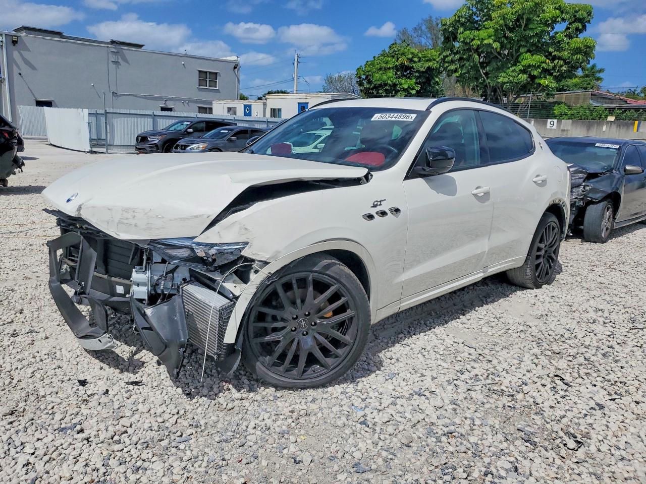 MASERATI LEVANTE 2022 — 2