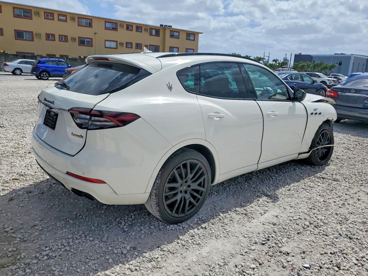 MASERATI LEVANTE 2022 — 4