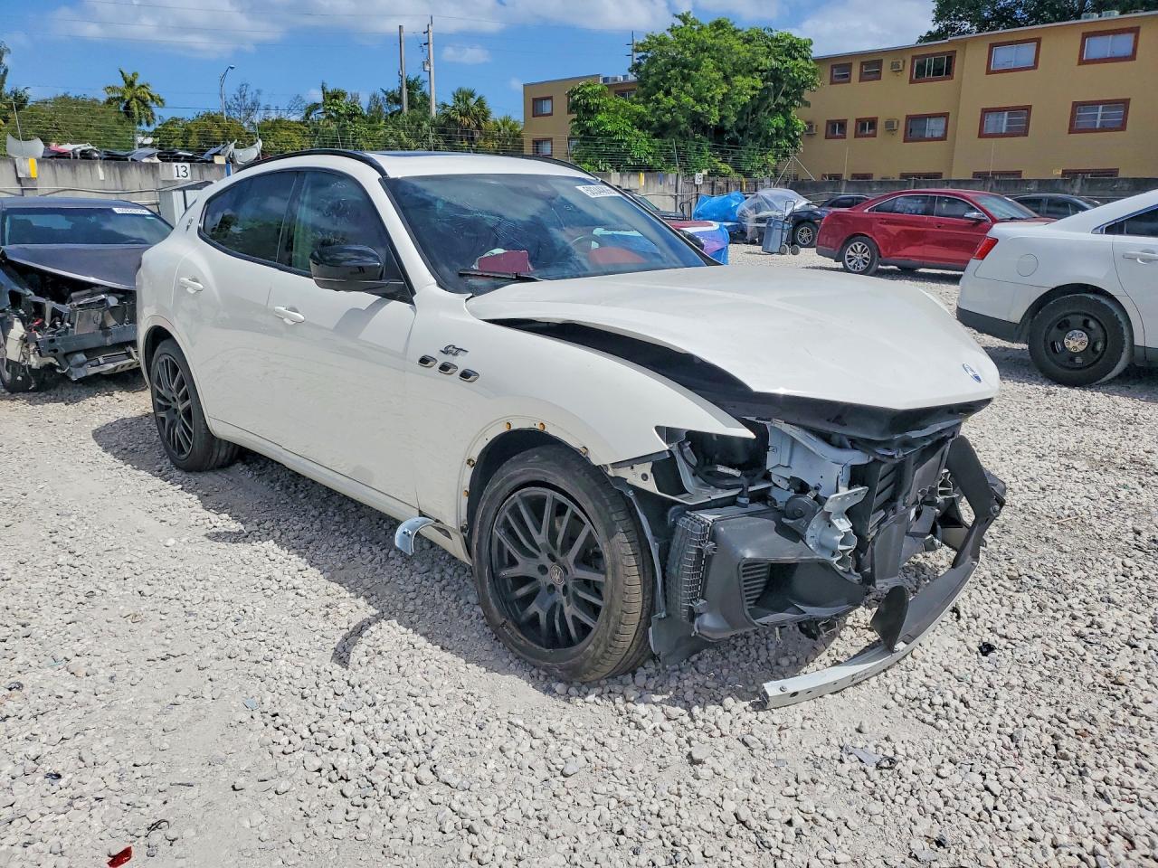 MASERATI LEVANTE 2022 — 5