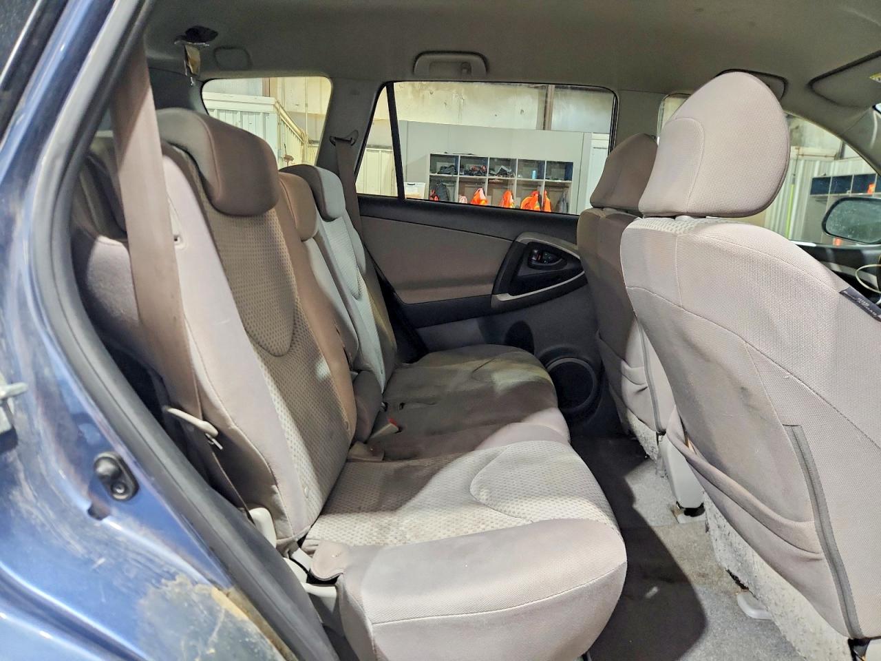 TOYOTA RAV4 2008 — 12