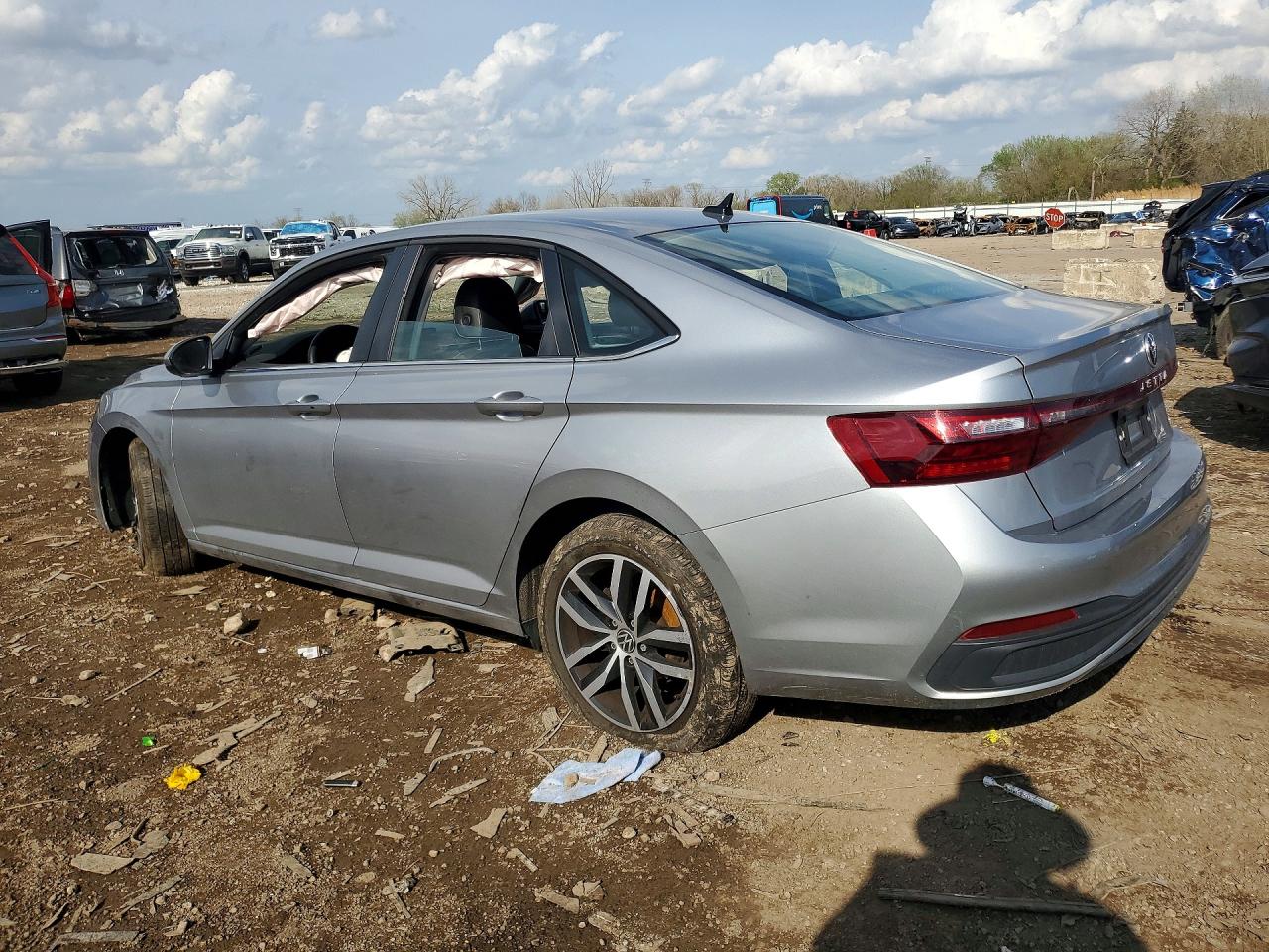 VOLKSWAGEN JETTA 2025 — 3