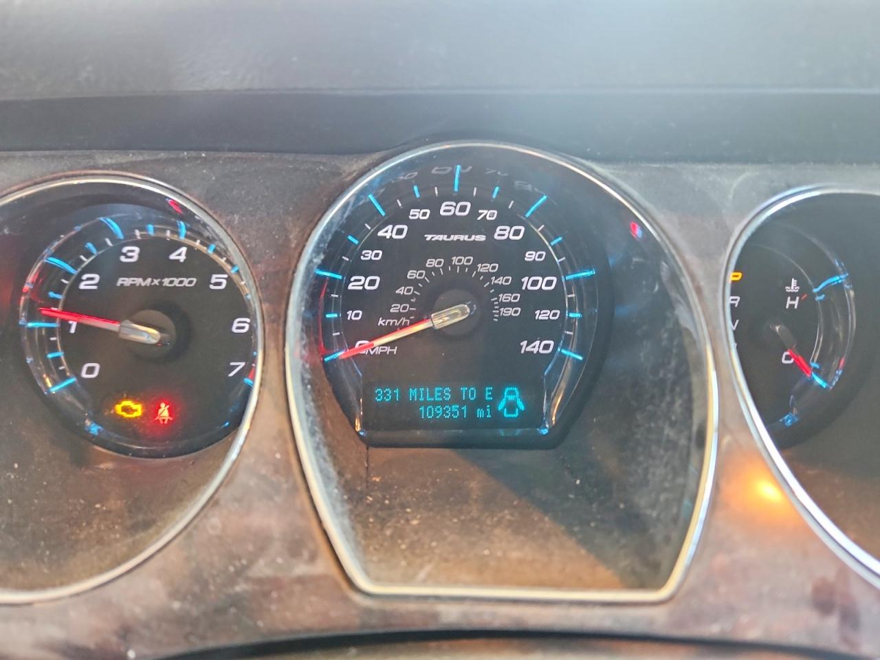 FORD TAURUS 2011 — 10