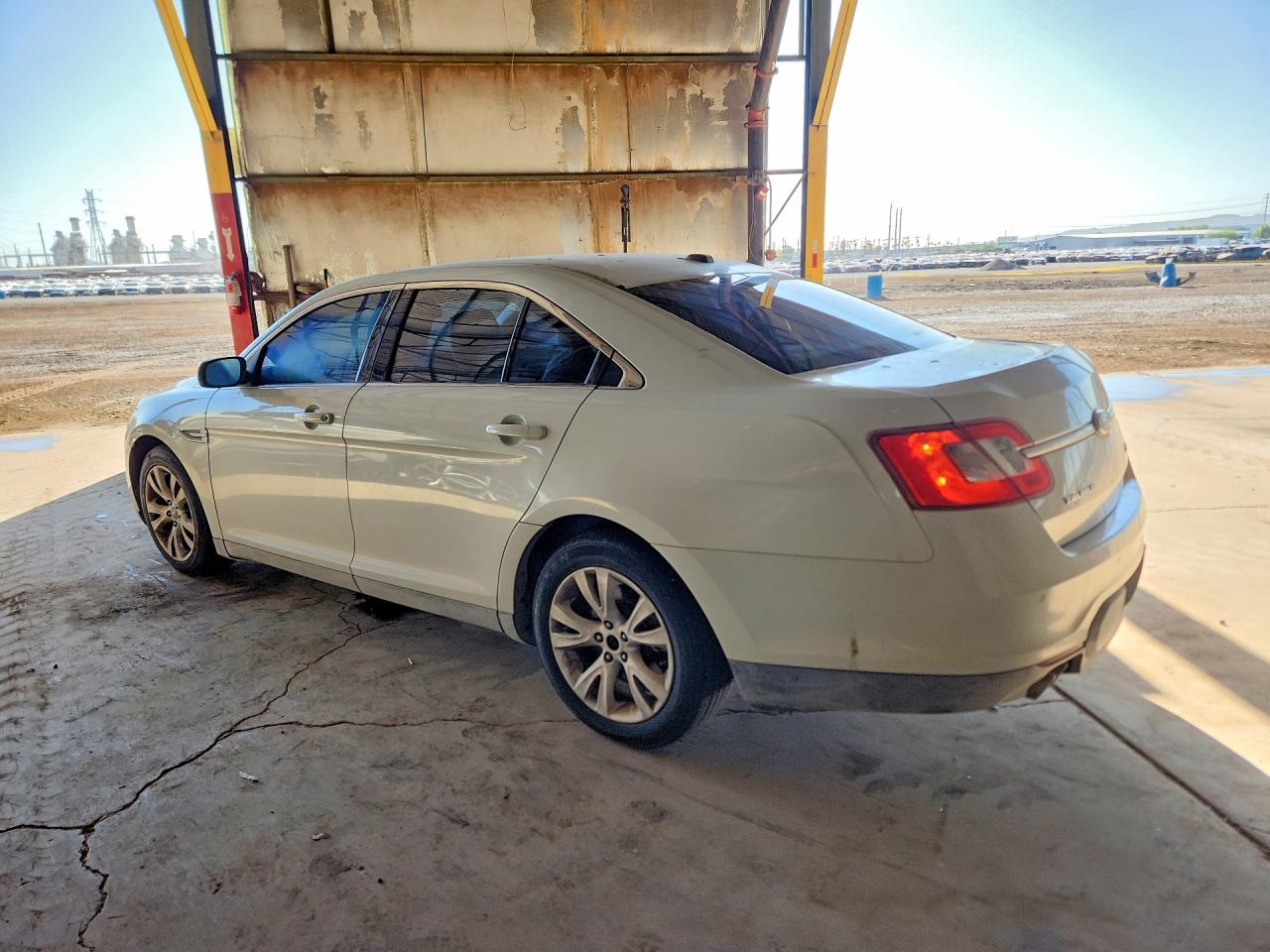 FORD TAURUS 2011 — 3