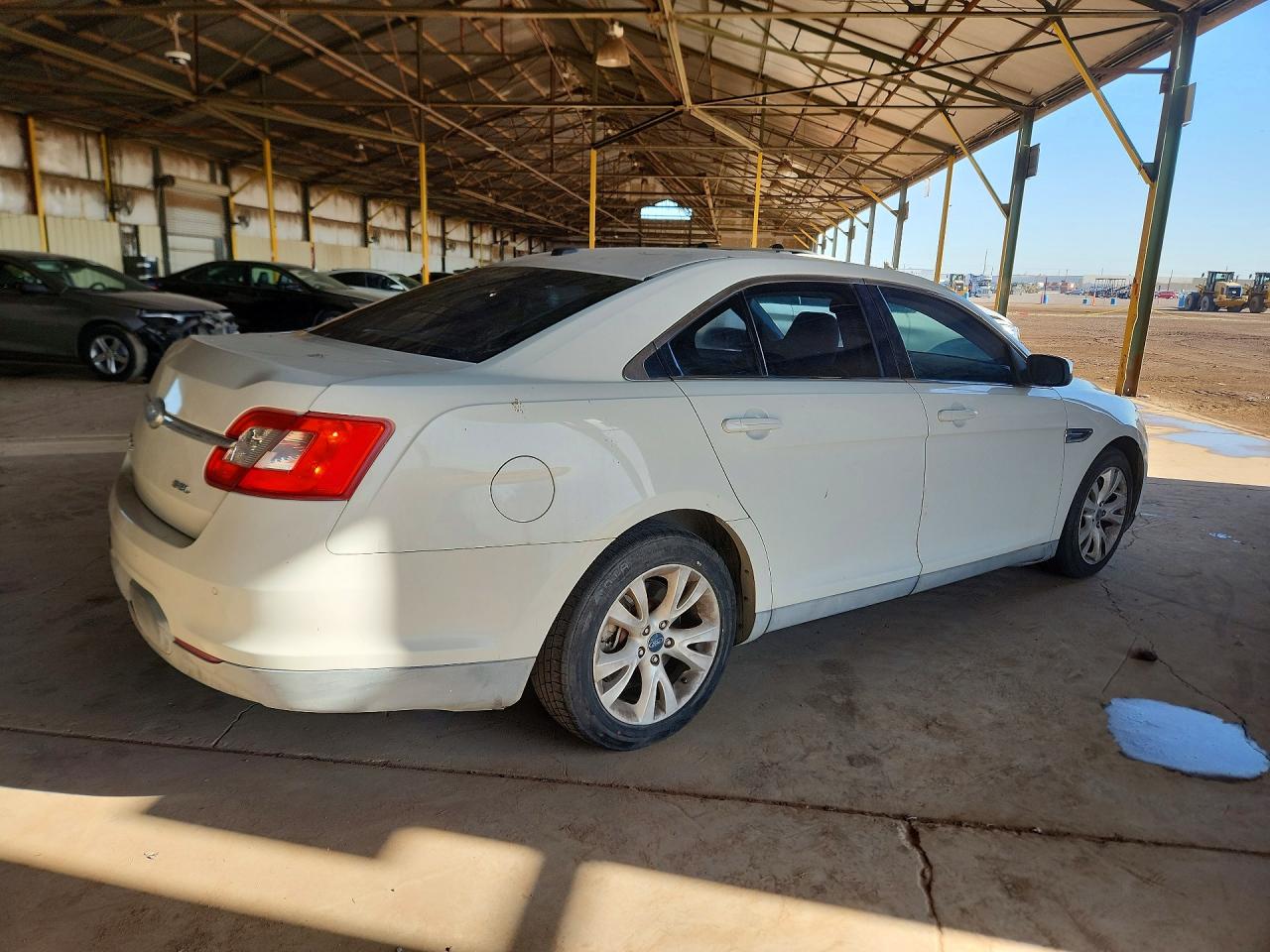 FORD TAURUS 2011 — 4