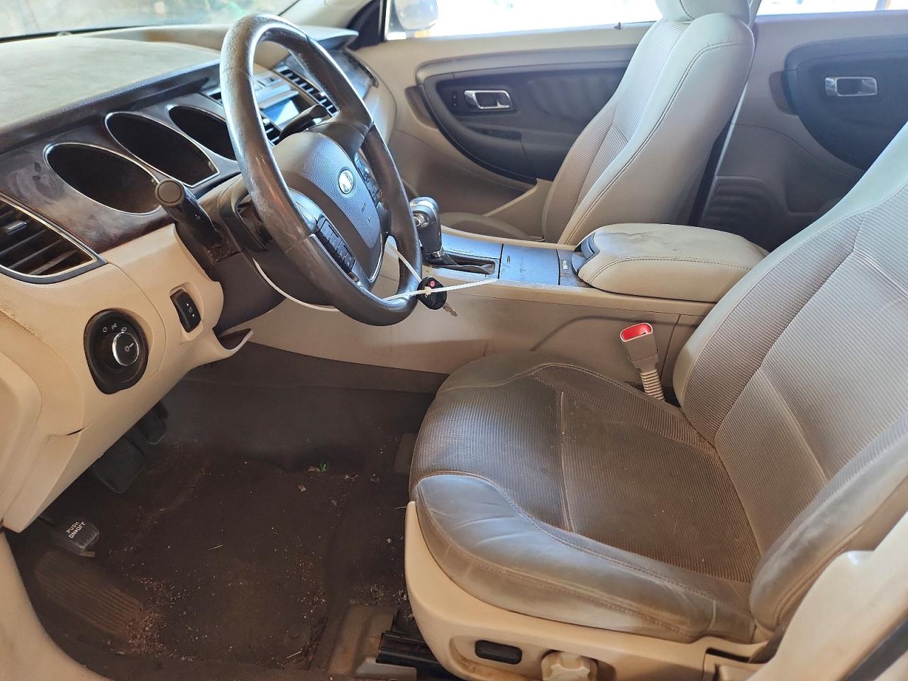 FORD TAURUS 2011 — 8