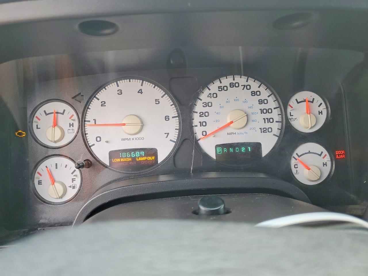 DODGE RAM 1500 2003 — 10